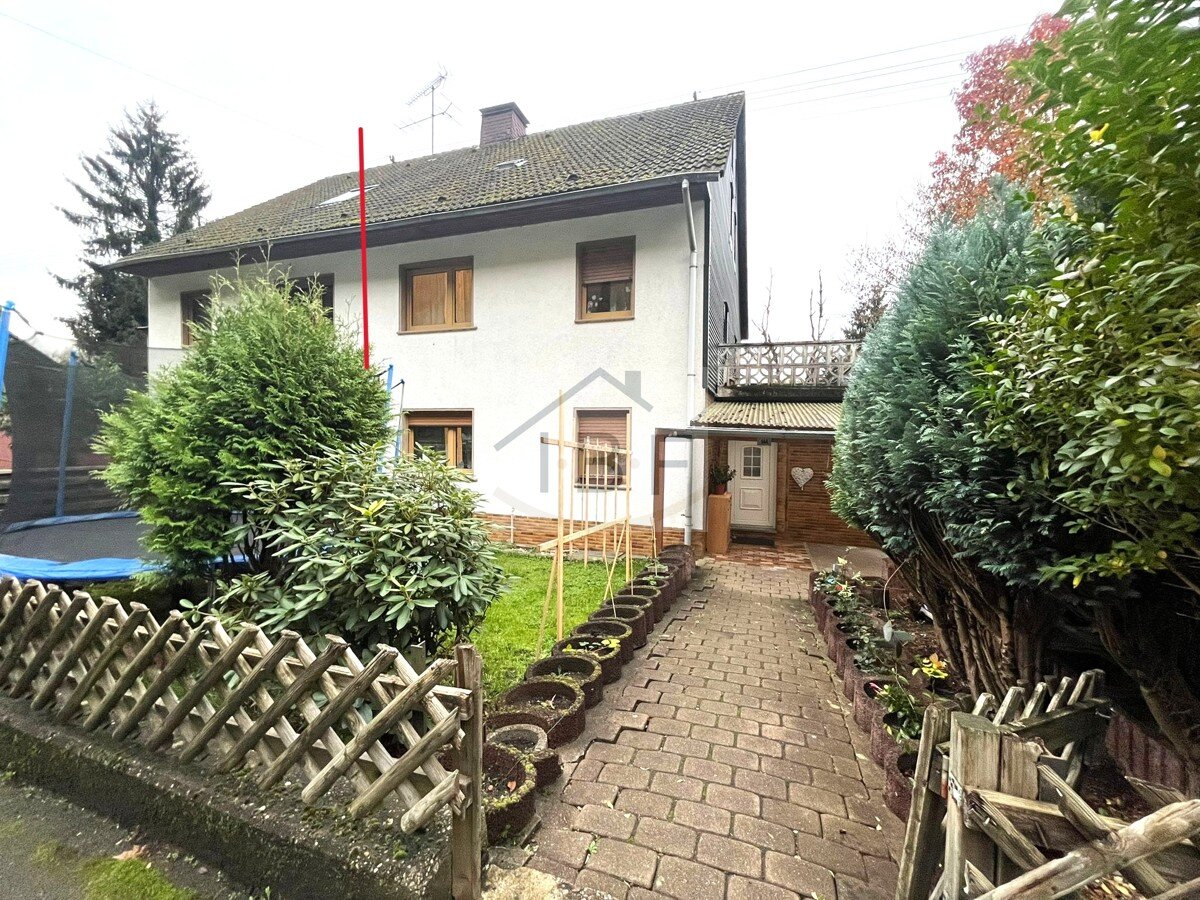 Doppelhaushälfte zum Kauf 197.000 € 8 Zimmer 140,2 m²<br/>Wohnfläche 519 m²<br/>Grundstück Betzdorf Betzdorf 57518