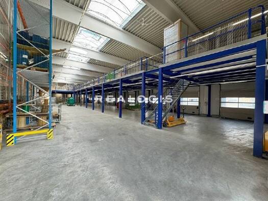 Halle/Industriefläche zur Miete 2.400 m² Lagerfläche teilbar ab 1.700 m² Raubling 83064
