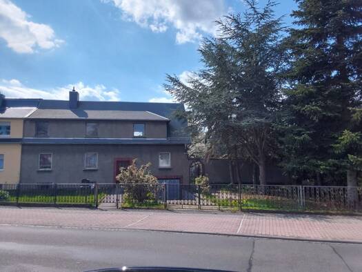 Doppelhaushälfte zum Kauf 215.000 € 9 Zimmer 136 m² 1.076 m² Grundstück frei ab sofort Brandiser Straße 63 Naunhof 04683