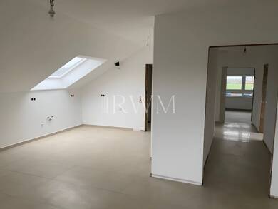 Wohnung zur Miete 1.200 € 3 Zimmer 99,7 m² Dachgeschoss Kiebingen 72108