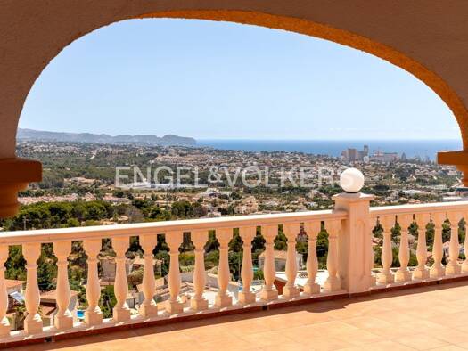Haus zum Kauf 690.000 € 264 m² 799 m² Grundstück Calpe (Calp) 03710