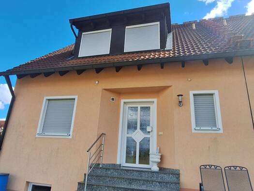 Doppelhaushälfte zur Miete 1.300 € 4,5 Zimmer 130 m² frei ab 01.11.2026 Unterferrieden Burgthann 90559