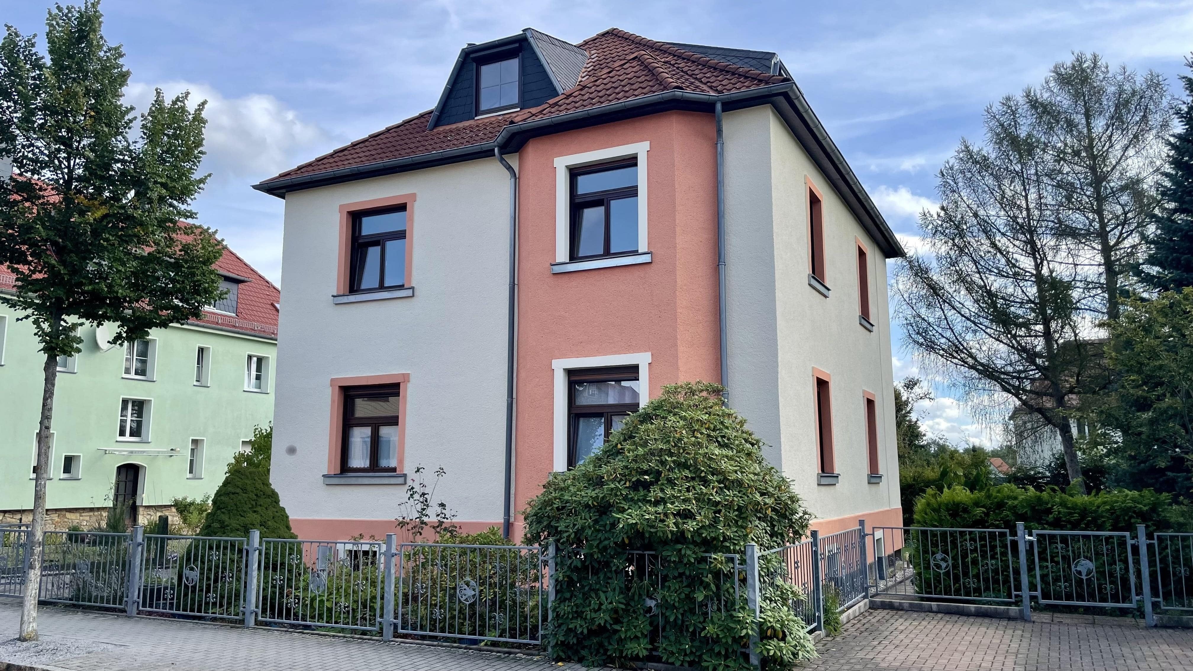 Mehrfamilienhaus zum Kauf 495.000 € 8 Zimmer 184 m²<br/>Wohnfläche 720 m²<br/>Grundstück Lausa (Alte Dresdner Str./Schönburgstr.) Dresden 01108