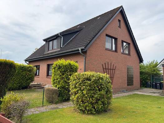 Mehrfamilienhaus zum Kauf als Kapitalanlage geeignet 279.500 € 7 Zimmer 170 m² 641 m² Grundstück Rosenstraße 12 Hesedorf Bremervörde 27432