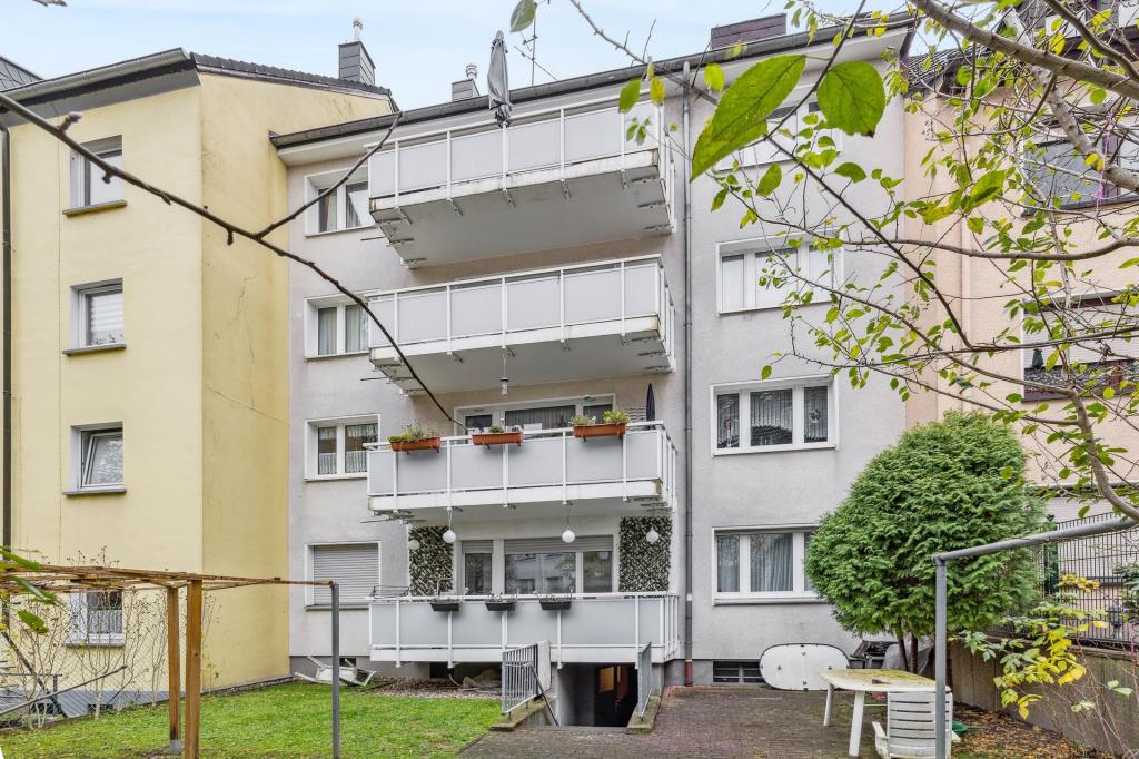 Mehrfamilienhaus zum Kauf provisionsfrei als Kapitalanlage geeignet 610.000 € 15 Zimmer 316,5 m²<br/>Wohnfläche 215 m²<br/>Grundstück Serlostraße 20 Altendorf Essen 45143