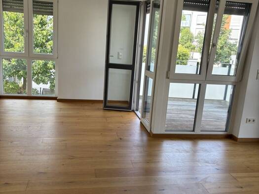 Wohnung zur Miete 770 € 2 Zimmer 67,6 m² 1. Geschoss Deggendorf Deggendorf 94469