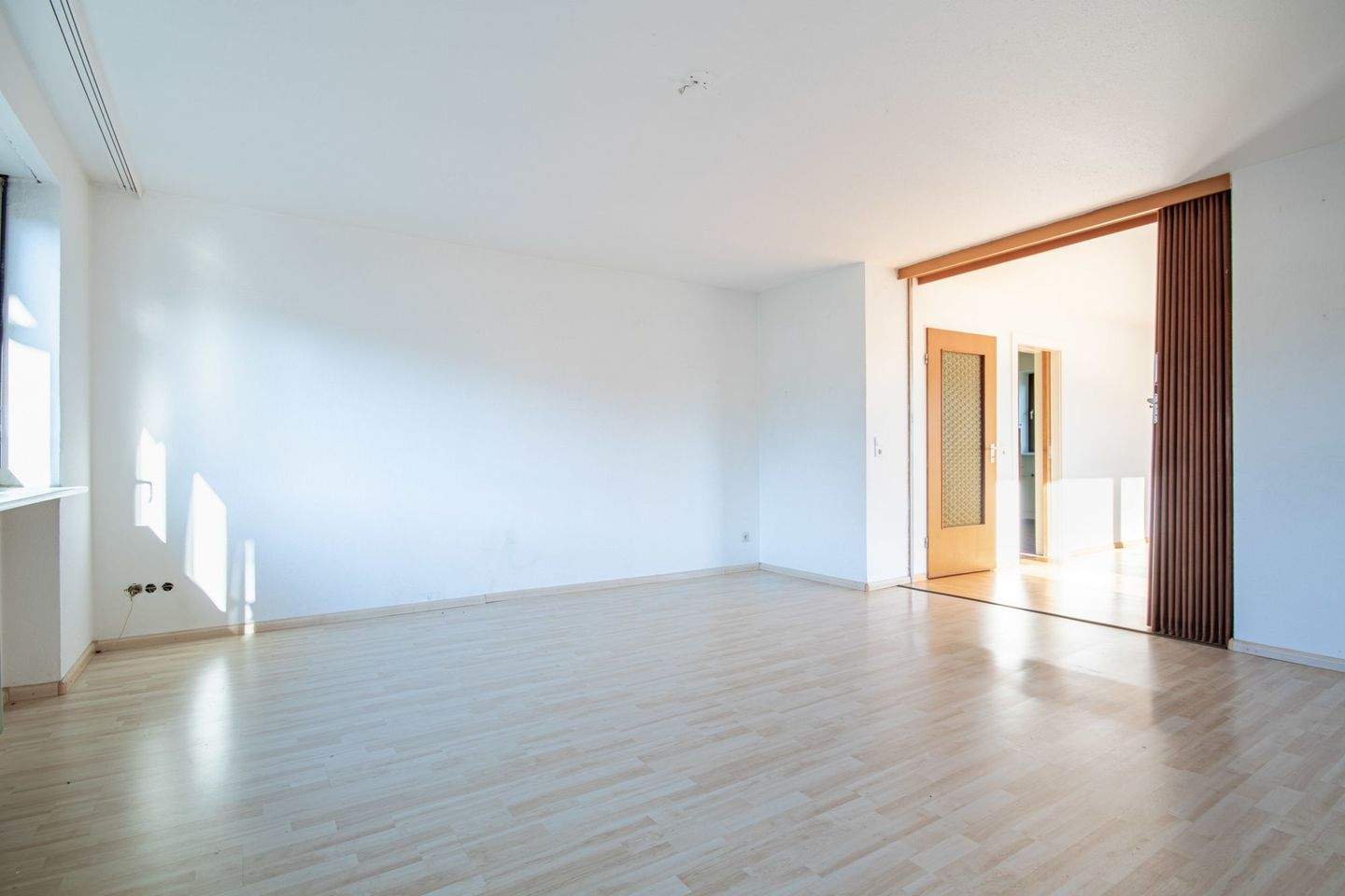 Immobilie in Lauchringen - Endlich Platz für alles - 4,5-Zimmer Wohnung mit Garage für Ihr Wohnmobil oder Boot in Lauchringen - Bild 4