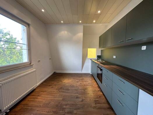 Wohnung zur Miete 800 € 3 Zimmer 48 m² 1. Geschoss Bischofsheim 65474