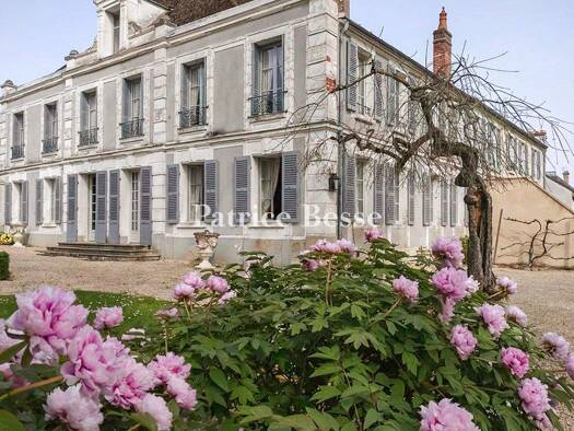 Haus zum Kauf 575.000 € 9 Zimmer 312,7 m² 2.287 m² Grundstück Saint Germain-Hôtel de Ville-Saint Pierre Auxerre 89000