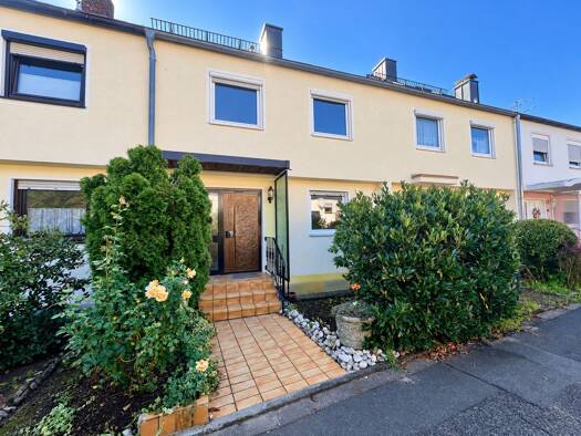 Reihenmittelhaus zum Kauf 429.000 € 5 Zimmer 114 m² 186 m² Grundstück Tennenlohe Erlangen 91058