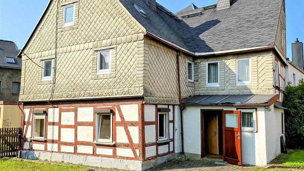 Einfamilienhaus zum Kauf 39.900 € 10 Zimmer 150 m² 320 m² Grundstück frei ab sofort Stollberg Stollberg / Erzgebirge 09366