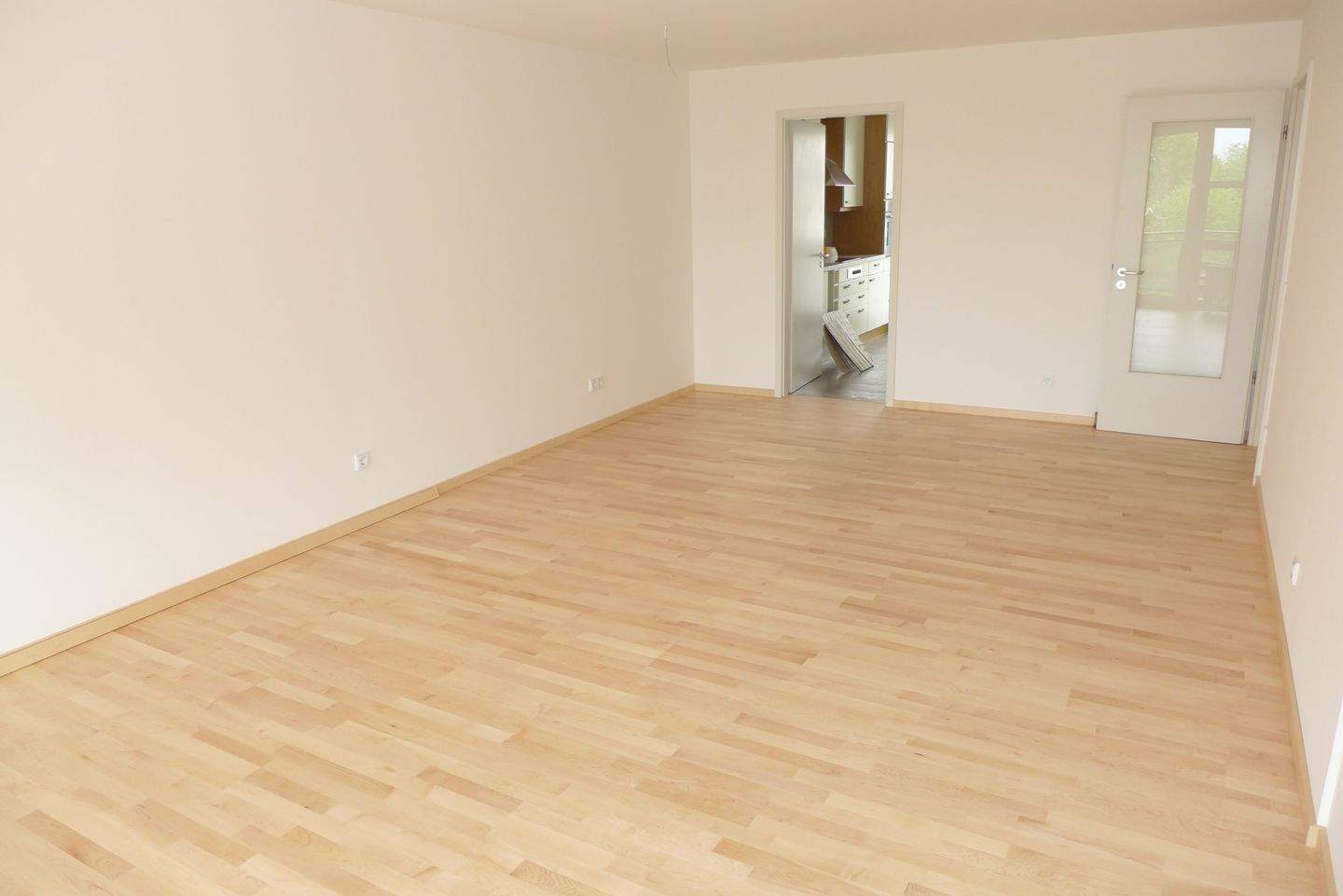 Immobilie in Neubiberg - TerraSELECT: MUC-Südost - Unterbiberg | TG | bezugsfrei | 3-Zi.-80 m² | Fernwärme | gepflegt | 2 Loggien | 30 m² XL-Wohnzimmer | S5-U5-S3 - Bild 2