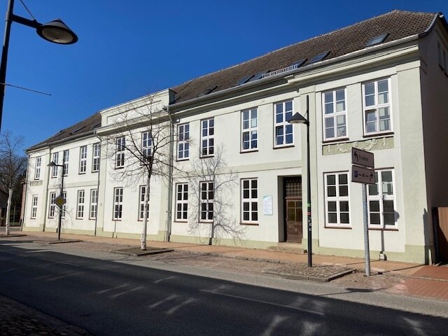 Wohnanlage zum Kauf als Kapitalanlage geeignet 695.000 € 29 Zimmer 935 m²<br/>Fläche 1.626 m²<br/>Grundstück Ludwigslust Ludwigslust 19288