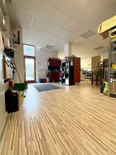 Ladenfläche zur Miete 700 € 2 Zimmer 130 m² Verkaufsfläche Großhabersdorf Großhabersdorf 90613