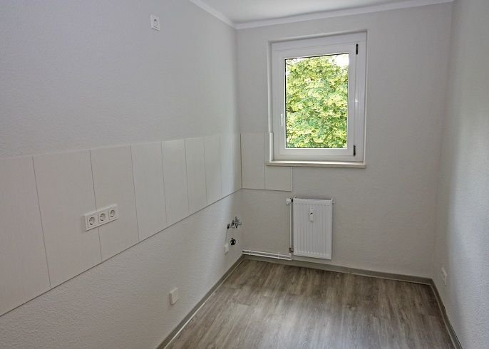 Wohnung zur Miete nur mit Wohnberechtigungsschein 368 € 3 Zimmer 61,4 m²<br/>Wohnfläche 1.<br/>Geschoss 01.01.2025<br/>Verfügbarkeit Seehäuser Weg 74 Oschersleben Oschersleben 39387