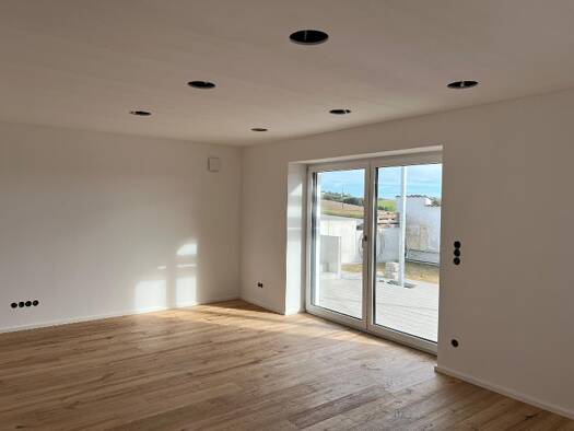 Terrassenwohnung zur Miete 1.040 € 4 Zimmer 105 m² Geschoss EG/1 frei ab 01.03.2026 Kleinthannensteig Hutthurm 94116