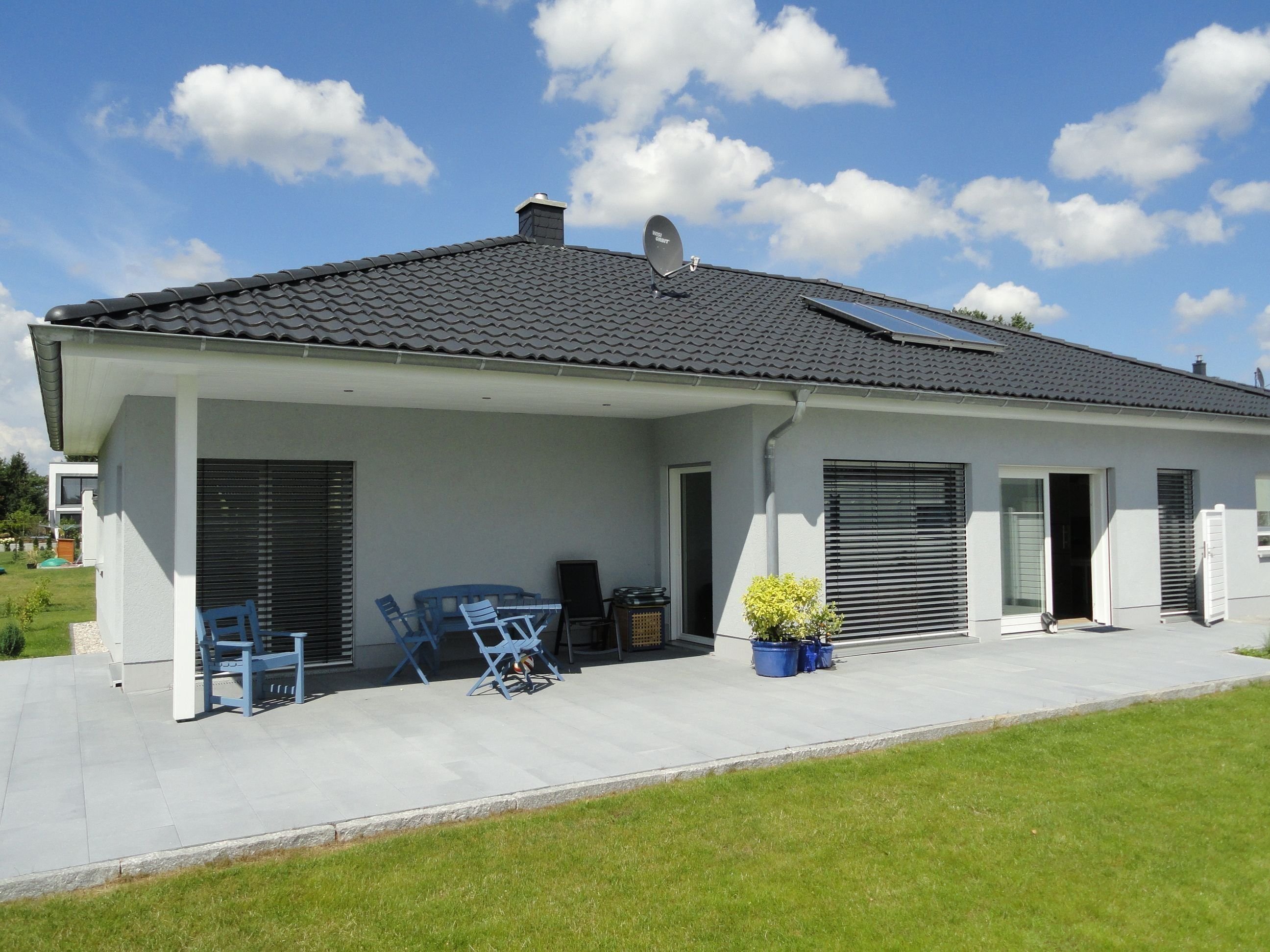 Bungalow zum Kauf provisionsfrei 669.900 € 4 Zimmer 145 m²<br/>Wohnfläche 1.182 m²<br/>Grundstück Wiesenblumenweg 33 Holzhausen Leipzig 04288