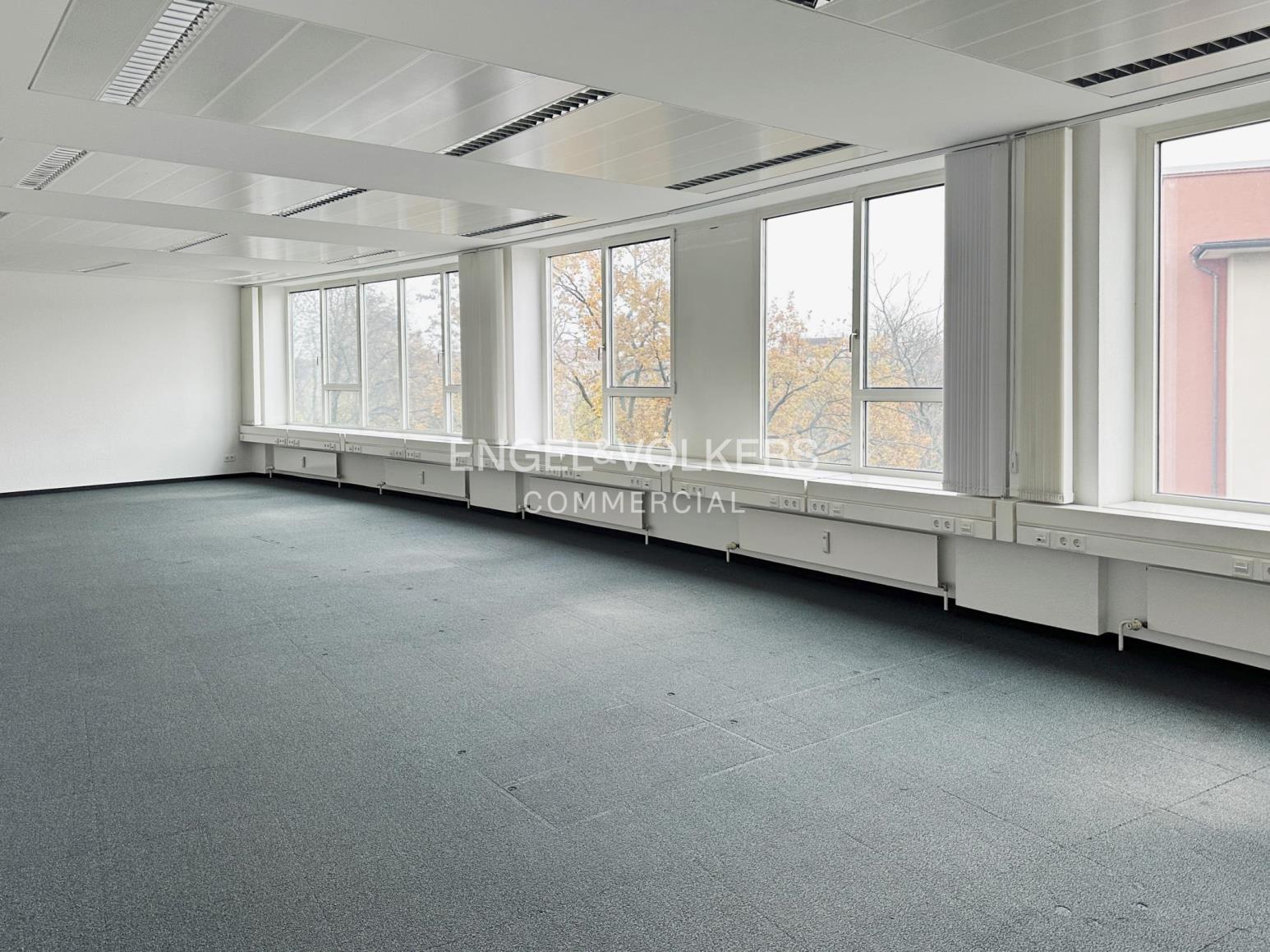 Büro-/Praxisfläche zur Miete 23 € 705,6 m²<br/>Bürofläche ab 705,6 m²<br/>Teilbarkeit Schöneberg Berlin 10779