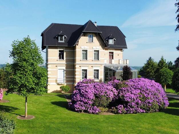 Villa zum Kauf provisionsfrei 2.500.000 € 10 Zimmer 591 m² 6.587 m² Grundstück Ponitz Ponitz 04639