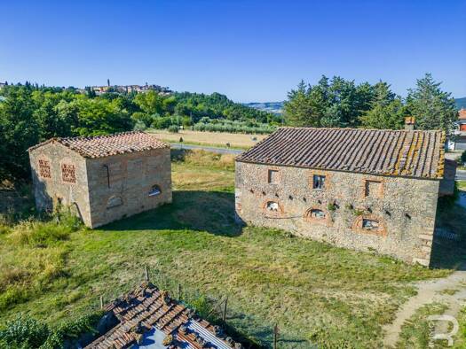 Bauernhaus zum Kauf 290.000 € 6 Zimmer 800 m² 10.000 m² Grundstück frei ab sofort Pomarance 56045