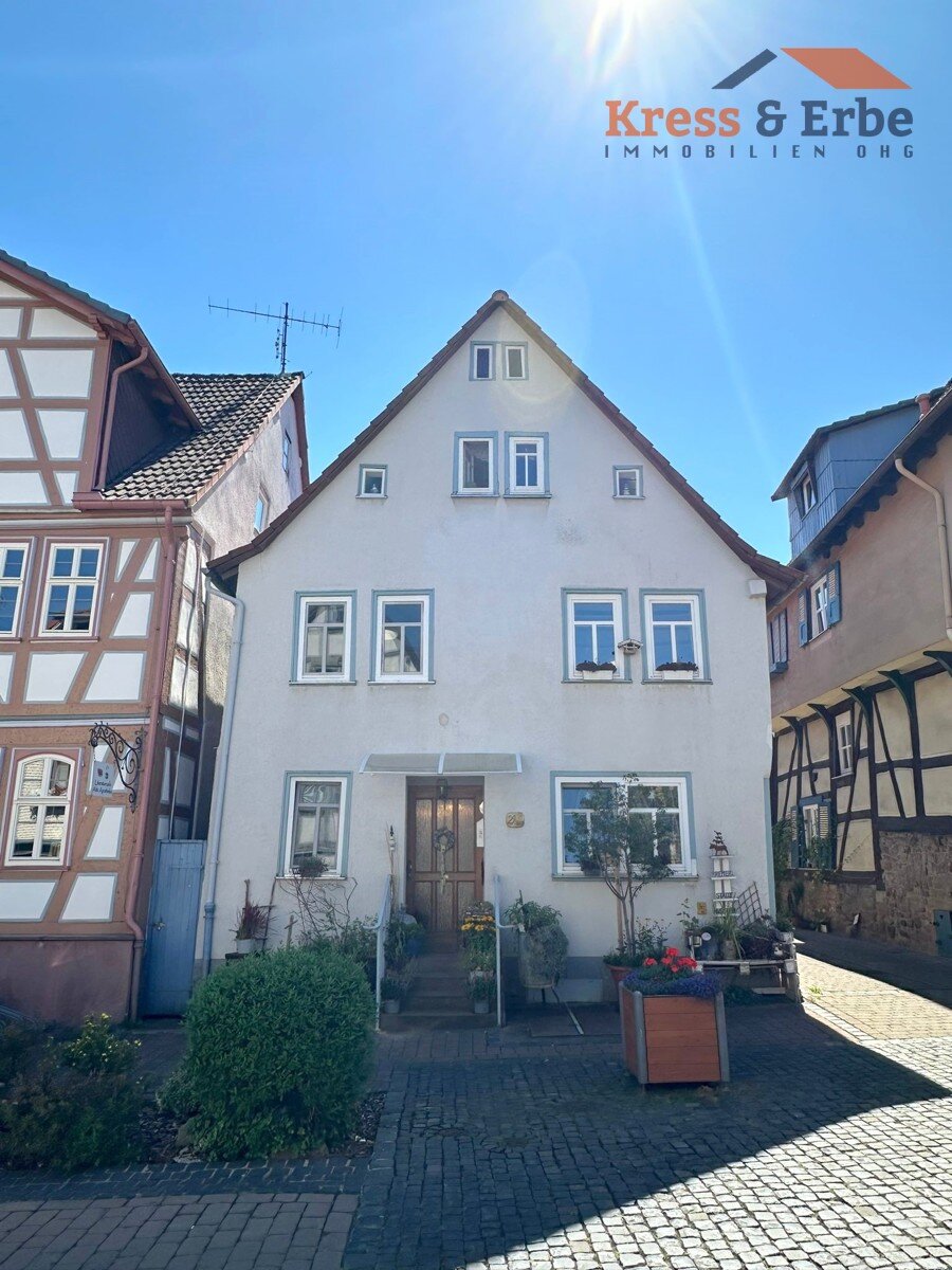 Einfamilienhaus zum Kauf 230.000 € 6 Zimmer 130 m²<br/>Wohnfläche 170 m²<br/>Grundstück Steinau Steinau an der Straße 36396