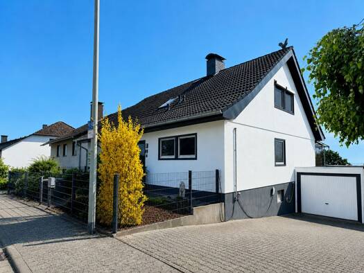 Mehrfamilienhaus zum Kauf 995.000 € 7,5 Zimmer 201 m² 654 m² Grundstück Hofheim Hofheim am Taunus 65719