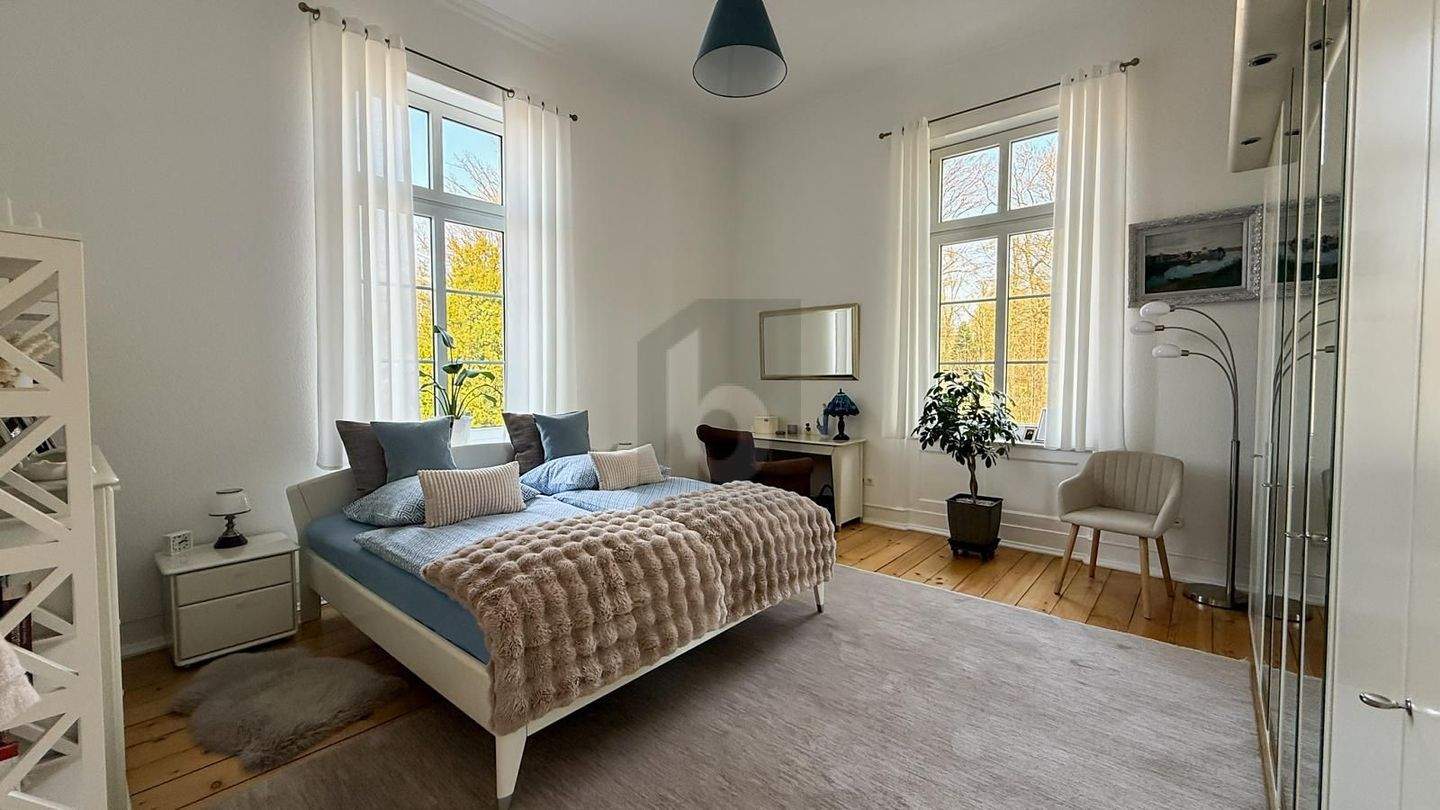 Immobilie in Bückeburg - RAUMHÖHE TRIFFT WOHNQUALITÄT - Bild 2