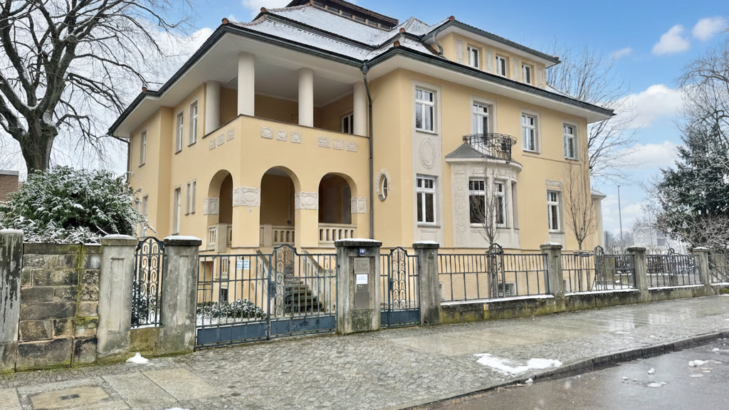 Bürogebäude zum Kauf 2.860 € 16 Zimmer 777,5 m² Bürofläche Pirna 01796