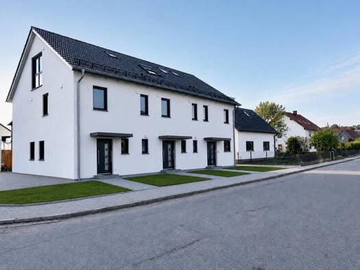 Reihenhaus zum Kauf - Erstbezug provisionsfrei als Kapitalanlage geeignet 452.400 € 5 Zimmer 116 m² 180 m² Grundstück Teugn 93356