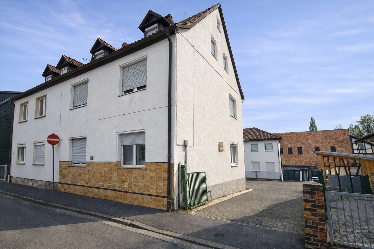 Immobilie in Neustadt bei Coburg - Mehrfamilienhaus mit 5 Wohneinheiten auch als Mehrgenerationenhaus geeignet - Bild 3