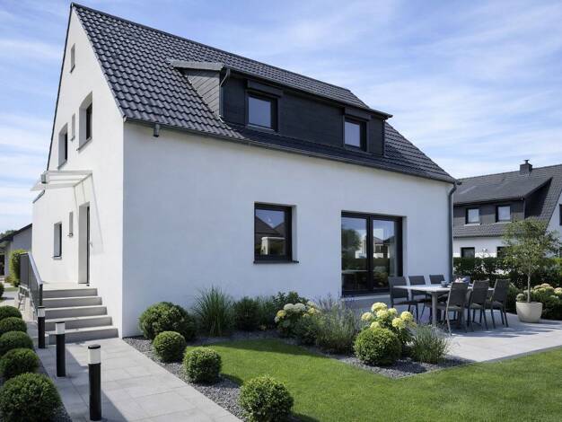 Einfamilienhaus zum Kauf provisionsfrei 999.000 € 8 Zimmer 170 m² 589 m² Grundstück Gerlingen 70839