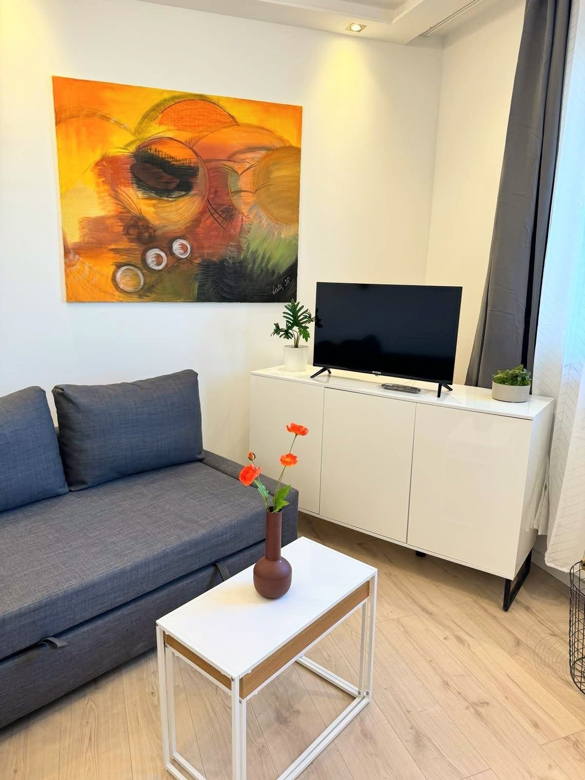 Wohnung zur Miete Wohnen auf Zeit 1.150 € 2 Zimmer 58 m²<br/>Wohnfläche 01.12.2024<br/>Verfügbarkeit Friedrichstadt Düsseldorf 40215