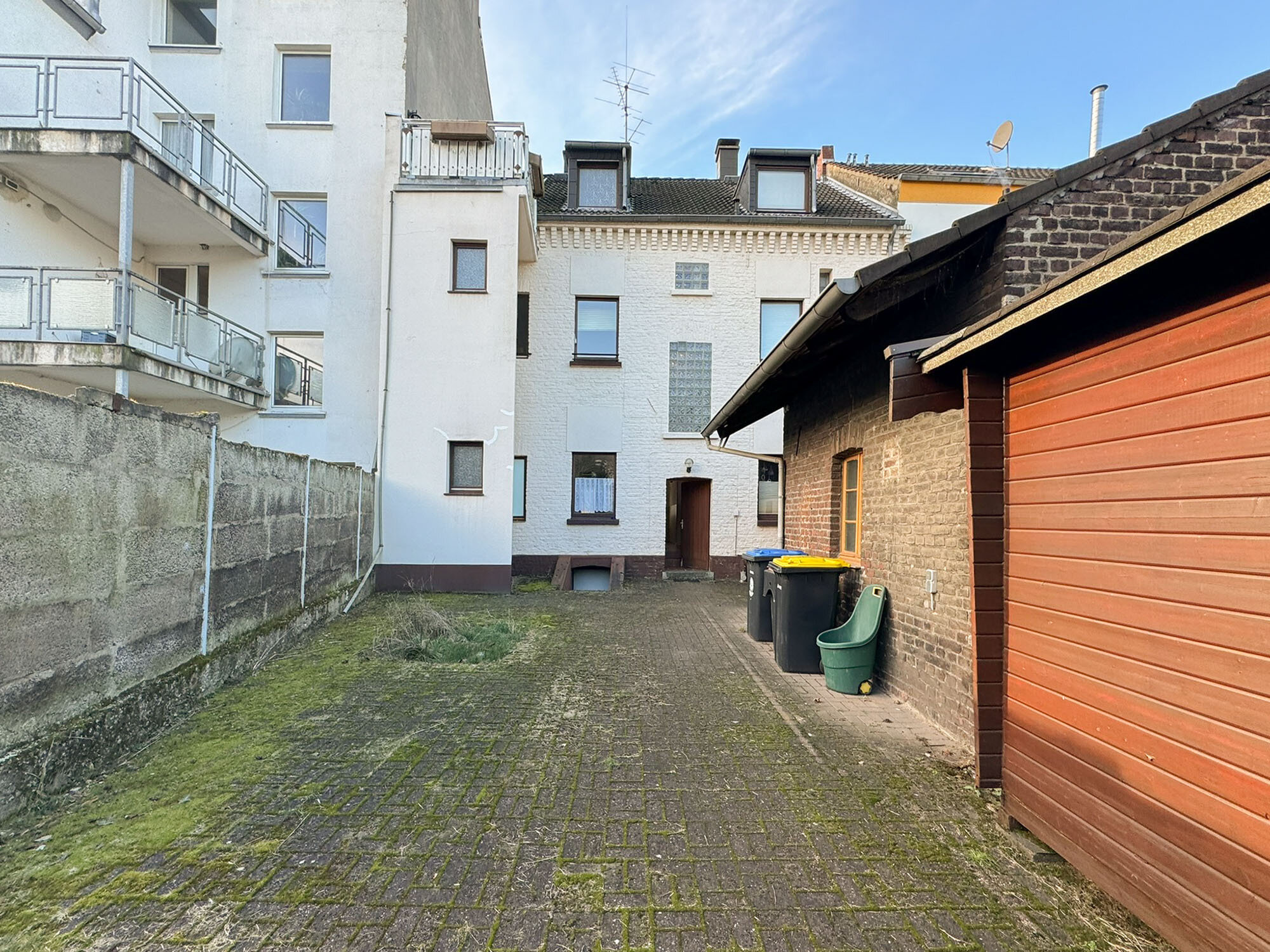 Mehrfamilienhaus zum Kauf 698.000 € 9 Zimmer 259 m²<br/>Wohnfläche 725 m²<br/>Grundstück Benrath Düsseldorf 40597