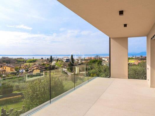 Wohnung zum Kauf - Erstbezug 1.395.000 € 3 Zimmer 96 m² 1. Geschoss frei ab sofort Via Montioni Lazise 37017