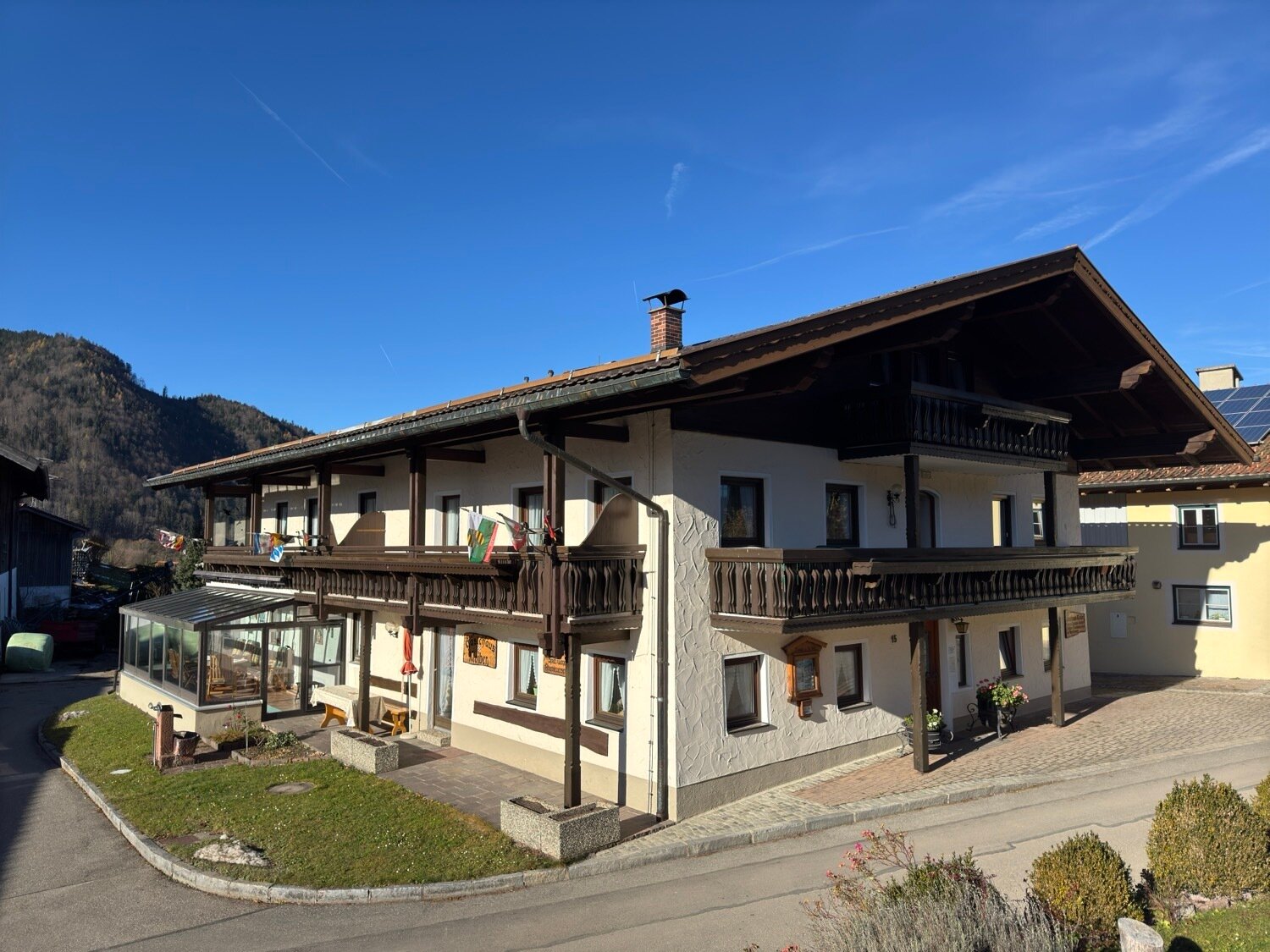 Haus zum Kauf 990.000 € 16 Zimmer 5.485 m²<br/>Grundstück Vordermiesenbach Ruhpolding 83324