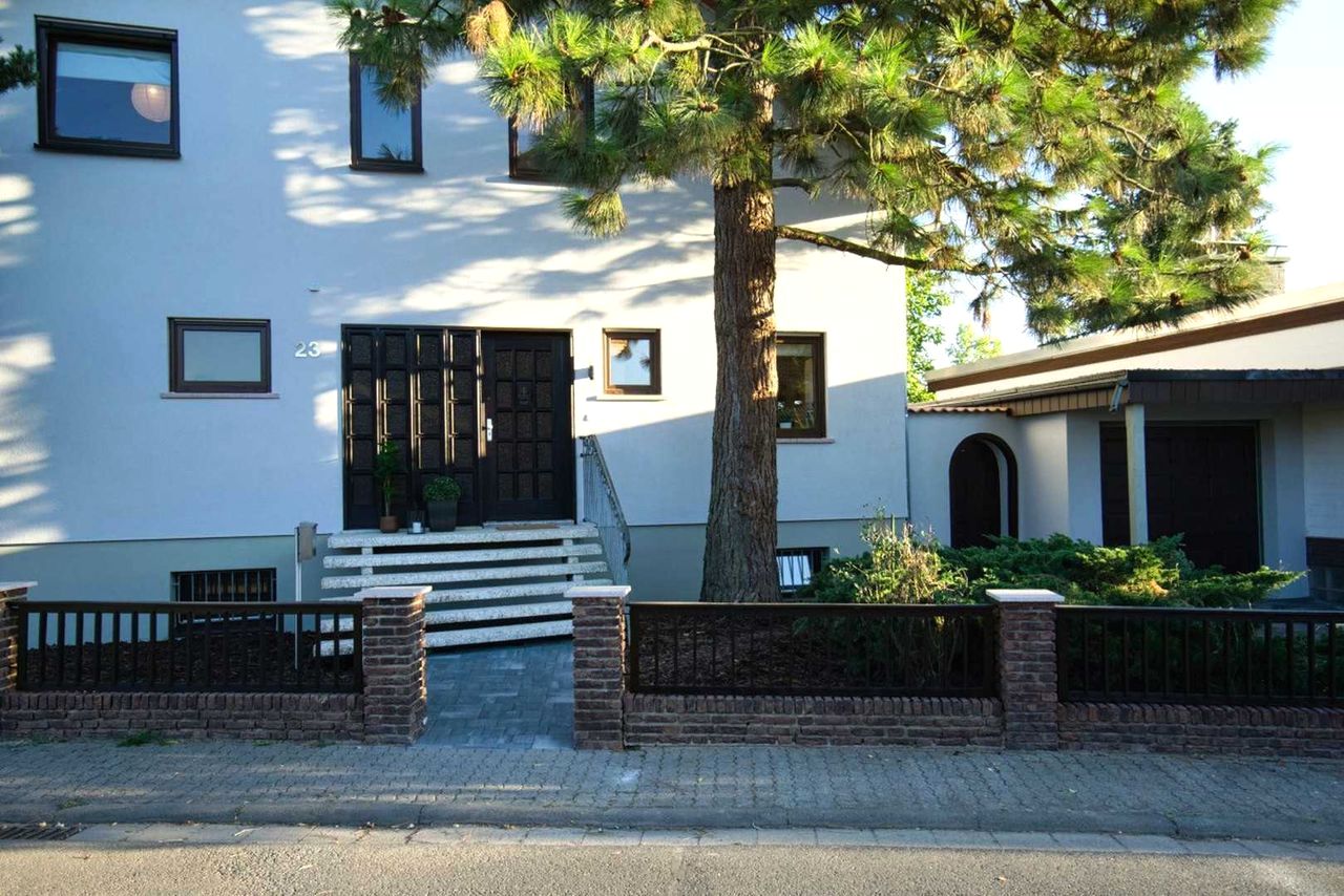 Haus zum Kauf provisionsfrei 344.000 € 7 Zimmer 182,4 m²<br/>Wohnfläche 530 m²<br/>Grundstück Jahnstr. Ostheim Nidderau 61130