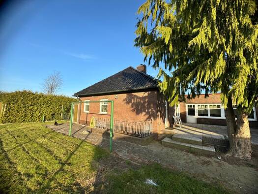 Einfamilienhaus zum Kauf 480.000 € 295 m² 2.100 m² Grundstück St. Jürgen Lübeck-Niederbüssau (Nähe Elbe-Lübeck-Kanal) 23564