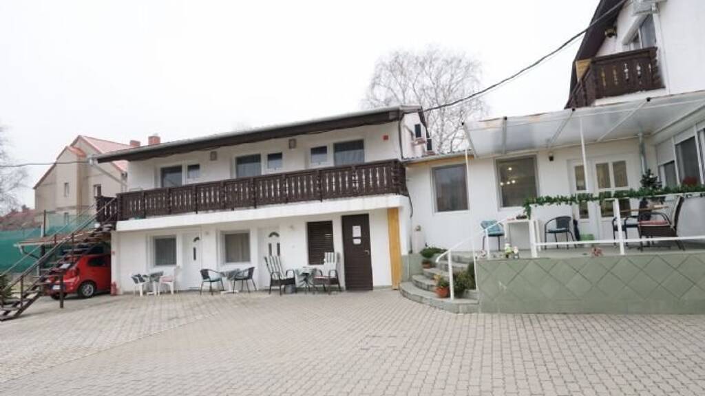 Hotel zum Kauf als Kapitalanlage geeignet 457.000 € 11 Zimmer 360 m² 1.500 m² Grundstück Keszthely 8360