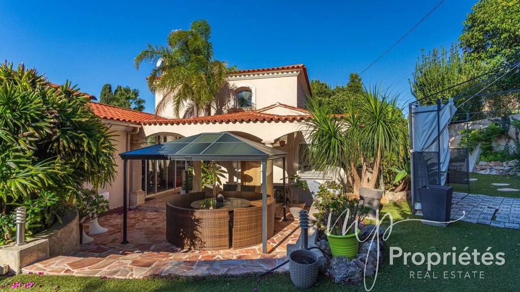 Einfamilienhaus zum Kauf 2.995.000 € 10 Zimmer 336 m² 1.800 m² Grundstück Bord de Mer Carqueiranne 83320