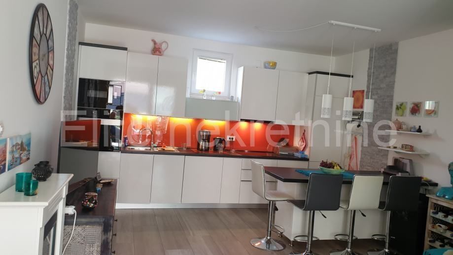 Wohnung zum Kauf 410.000 € 3 Zimmer 70 m²<br/>Wohnfläche Njivice