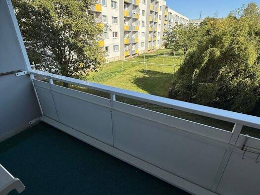 Wohnung zur Miete 358 € 1 Zimmer 50,8 m² 1. Geschoss frei ab sofort Louis-Jentzsch-Straße 2 Silberhöhe Halle (Saale) 06132