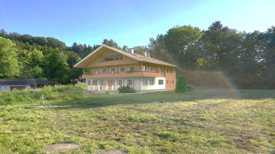 Wohnanlage zum Kauf als Kapitalanlage geeignet 1.900.000 € 14 Zimmer 400 m² 13.750 m² Grundstück Übersee Übersee 83236
