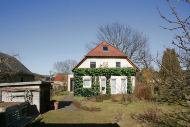 Einfamilienhaus zum Kauf provisionsfrei 265.000 € 7 Zimmer 161,9 m² 1.299 m² Grundstück frei ab 15.11.2025 Bischheim Haselbachtal 01920