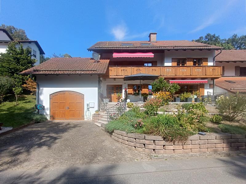 Haus zum Kauf 680.000 € 5 Zimmer 218 m²<br/>Wohnfläche 568 m²<br/>Grundstück Vilsbiburg Vilsbiburg 84137