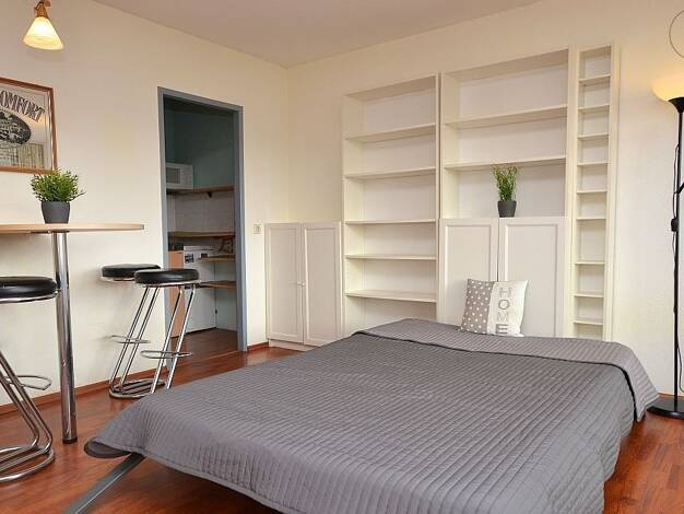 Wohnung zur Miete 855 € 1 Zimmer 30 m² 2. Geschoss frei ab sofort Höchberg 97204