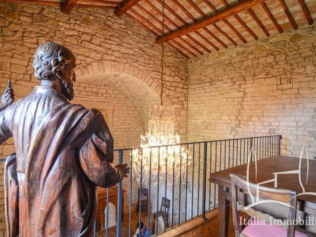 Schloss zum Kauf 1.500.000 € 12 Zimmer 482 m² 58.614 m² Grundstück Baschi 05023