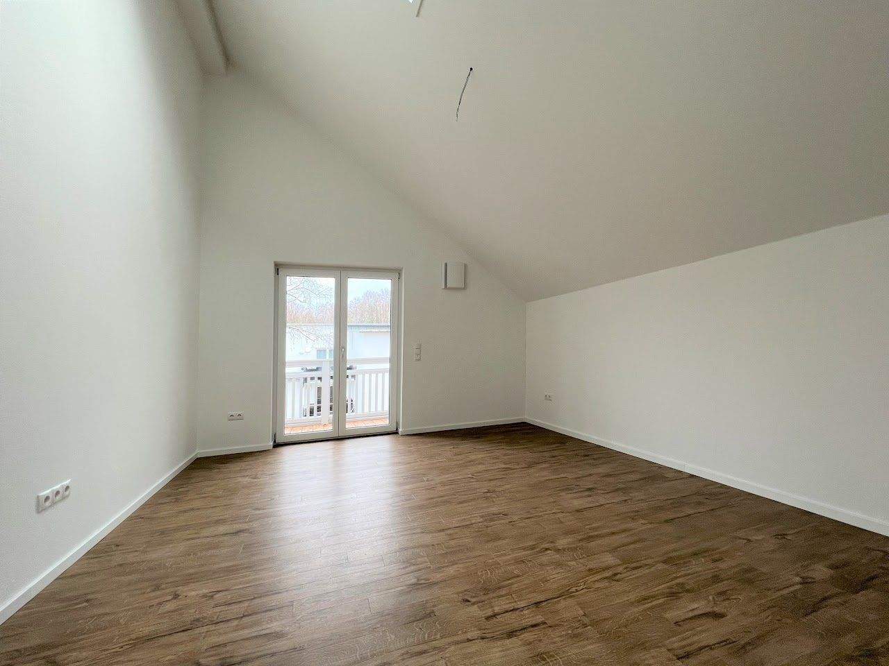 Immobilie in Aidenbach - gepflegte 4 Zimmerwohnung im DG mit Balkon - B5 - Bild 4