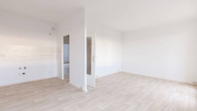 Wohnung zur Miete 470 € 3 Zimmer 55,8 m² 3. Geschoss Ouluer Str. 5 Südstadt Halle 06130