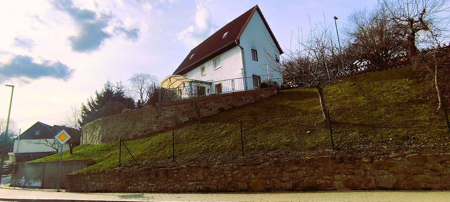 Immobilie in Ostrau - Ihr eigenes kleines Stück Zuhause - Haus auf dem Berg – Ruhe, Charme und Ihre Ideen! - Bild 0