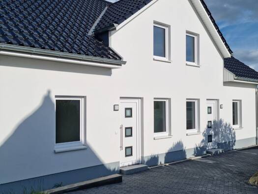Doppelhaushälfte zur Miete - Erstbezug 1.100 € 5 Zimmer 110 m² frei ab sofort Reetzow Benz 17429